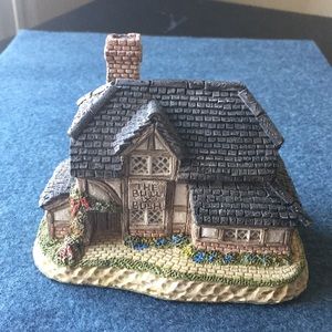 David Winter cottage: The Bull and Bush